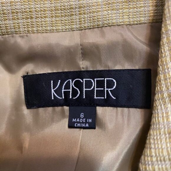 Kasper Citrine Wheat Yellow 2 button lined blazer, size 6 - Picture 4 of 4